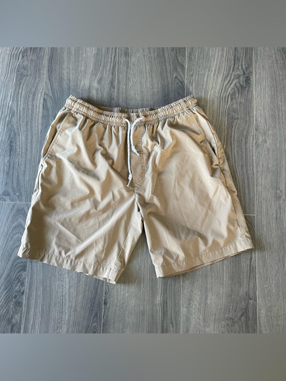 Vineyard Vines Performance Khaki Drawstring Shorts Men’s size Large
